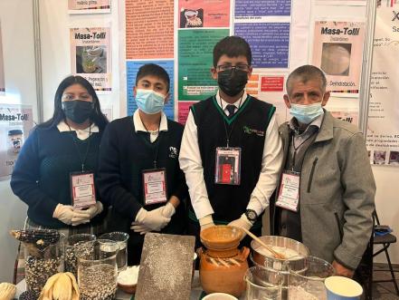"Masa-tolli", estudiantes crean atole instantáneo que rescata al maíz azul criollo