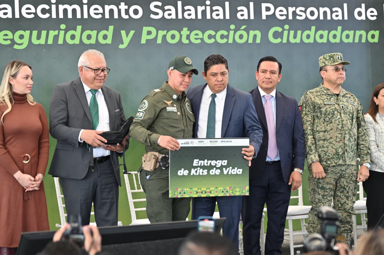 Ricardo Gallardo aumenta 250 millones de pesos a salarios de policías SLP