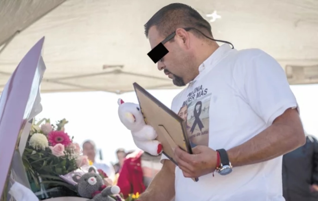 El presunto asesino de Marbella Valdez, quien incluso fue detenido, asistió al funeral de la joven y portó una playera con la leyenda: “Ni una más”. OMAR MARTÍNEZ. CUARTOSCURO