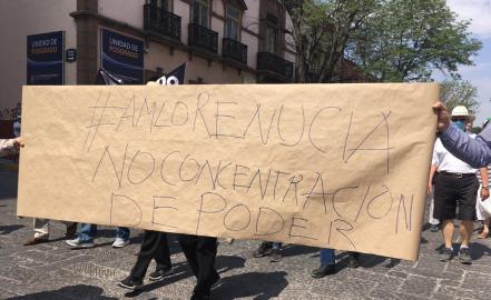 Realizan en SLP marcha del silencio contra AMLO
