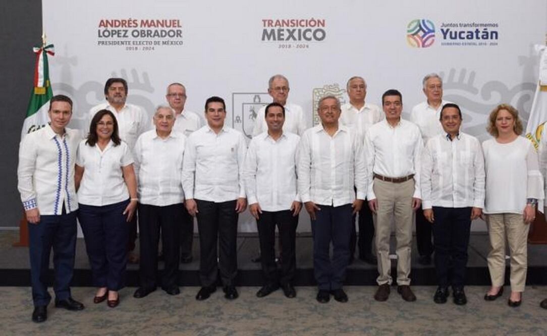 El presidente electo, Andrés Manuel López Obrador estuvo en Yucatán para abordar el proyecto del Tren Maya. Foto: Cortesía