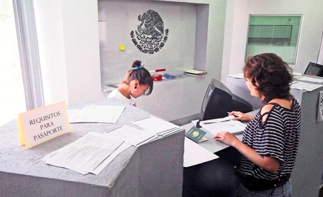 Tras denuncia de Joy, SRE recuerda lineamientos para trámite de pasaporte que prohíbe discriminación