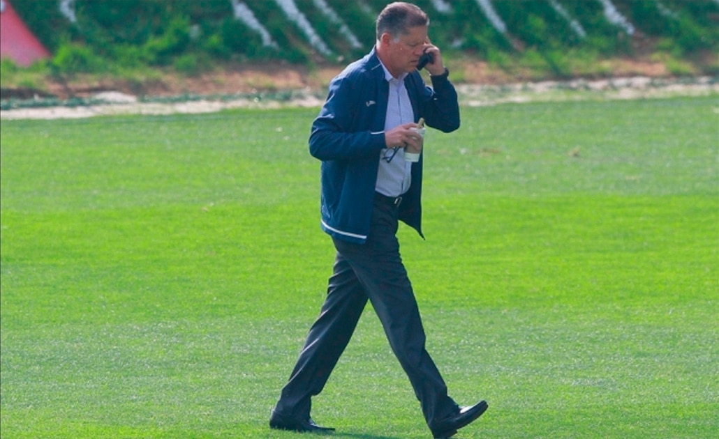 Afición de Cruz Azul le ruega a Peláez que regrese