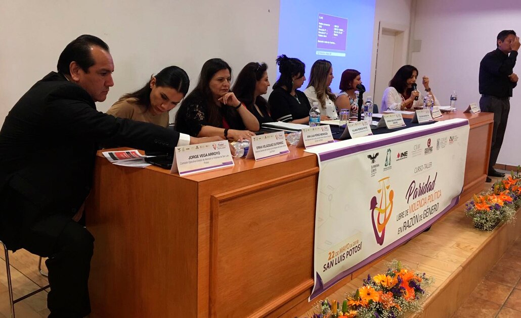 Realizan taller sobre derechos políticos de la mujer
