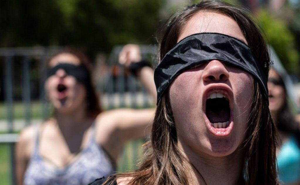 "El violador eres tú" resuena alrededor del mundo