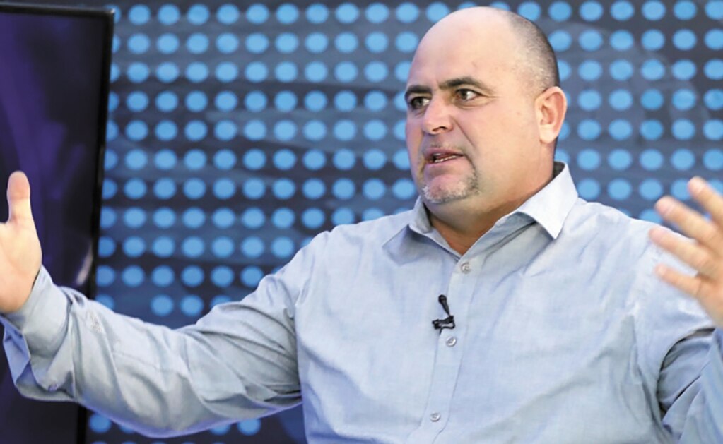 La política me da náuseas: Julián LeBarón