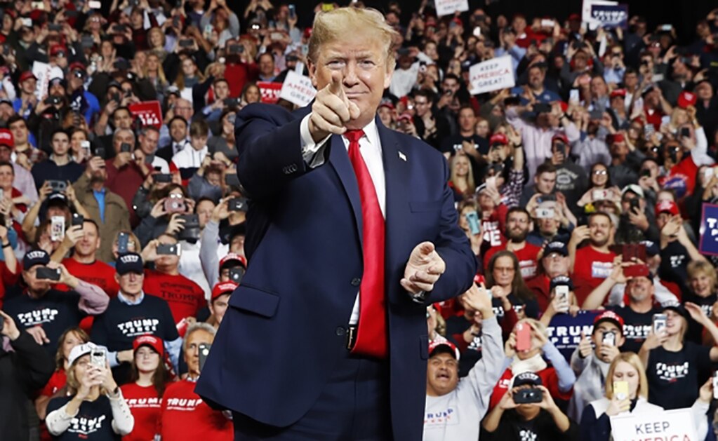 Insulta Trump a demócratas en la quinta jornada del impeachment en EU