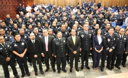 Se gradúan 233 oficiales de la DGSPM 