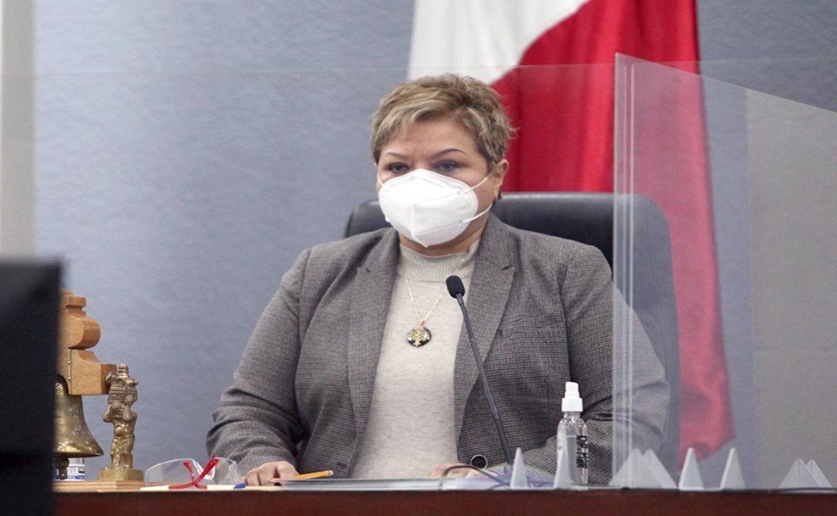 Busca Congreso del Estado quitar licencias de conducir a quienes usan celular mientras manejan