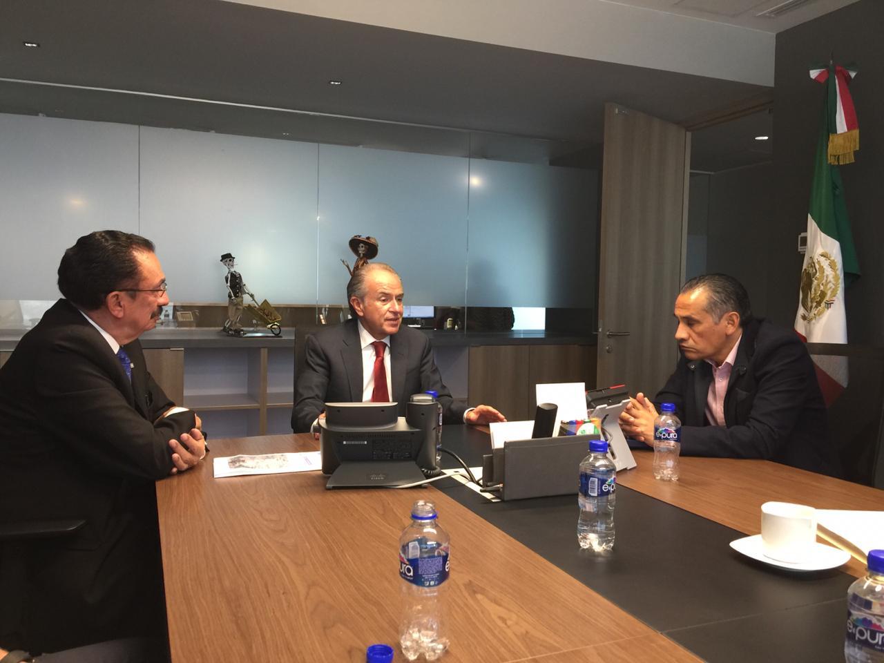 JMCL revisa con subsecretarios proyectos de infraestructura en SLP