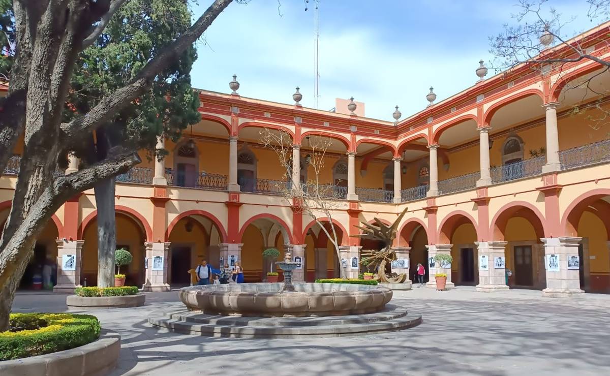 Anuncian primeros cambios de direcciones en la UASLP