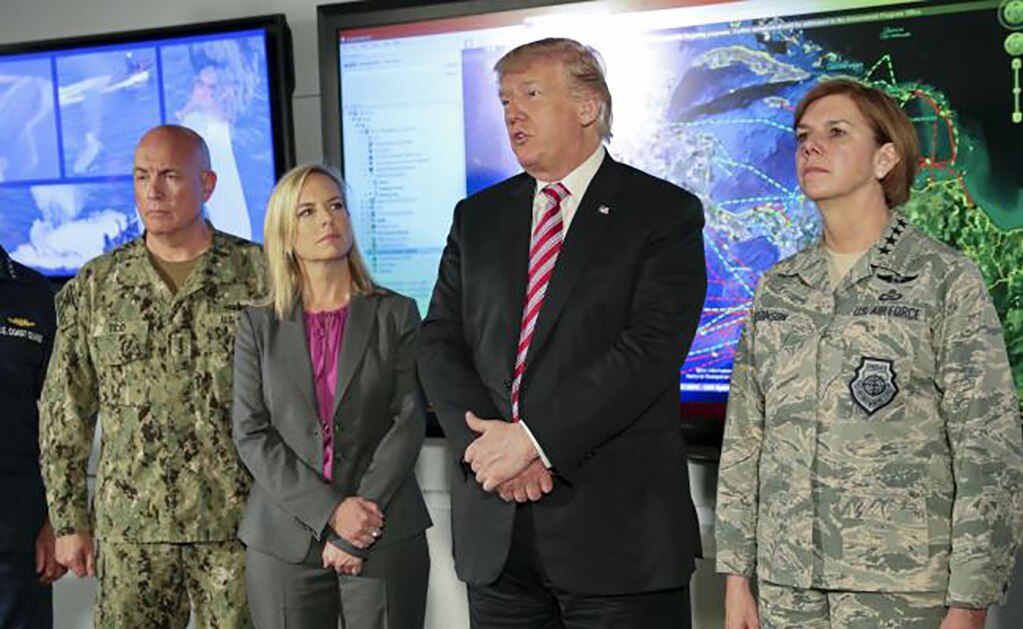 Tras sucesión de Castro, Trump dice que seguirá "ocupándose" de Cuba