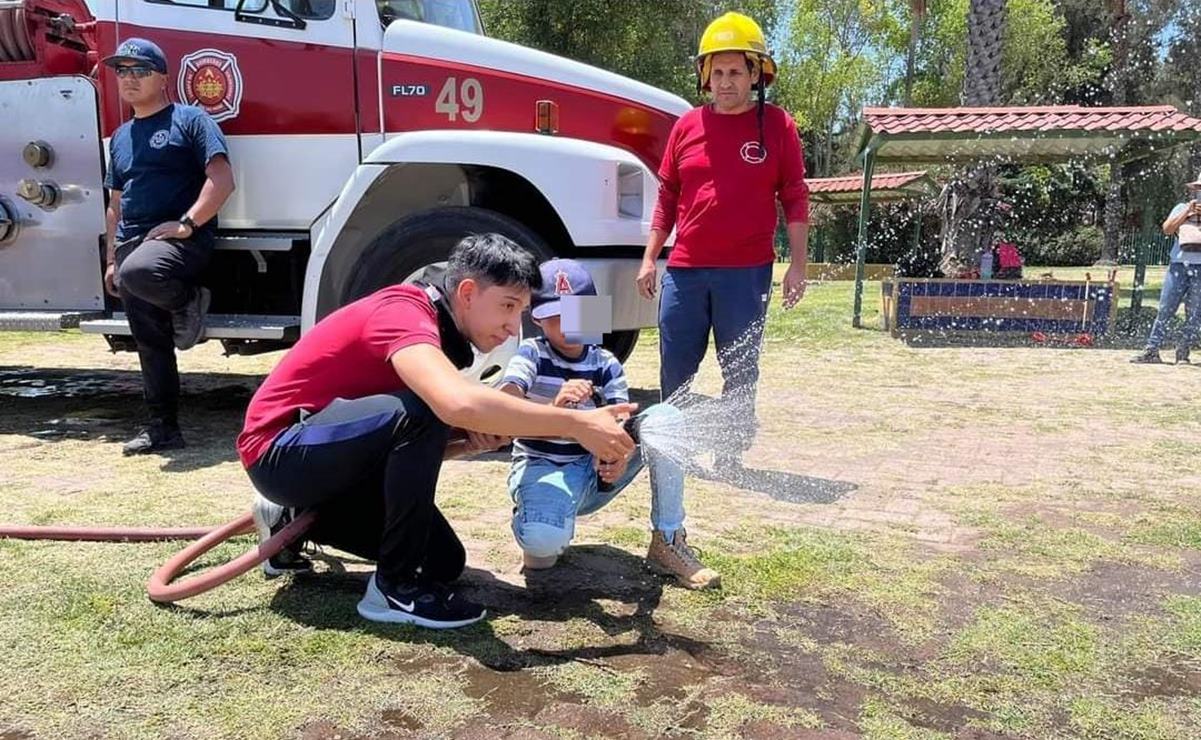 ¡Conviértete en bombero! Así pueden participar las y los niños en SLP. Foto: Especial