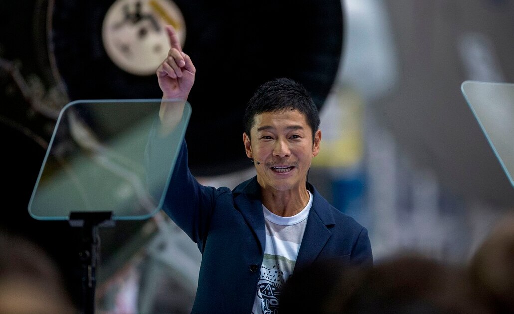 Primer turista que viajará a la Luna invitará a artistas en su aventura