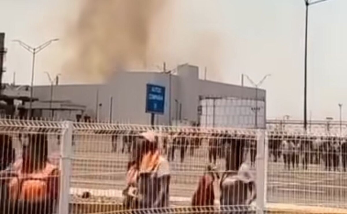 Evacúan planta de General Motors en SLP por un incendio en alrededores
