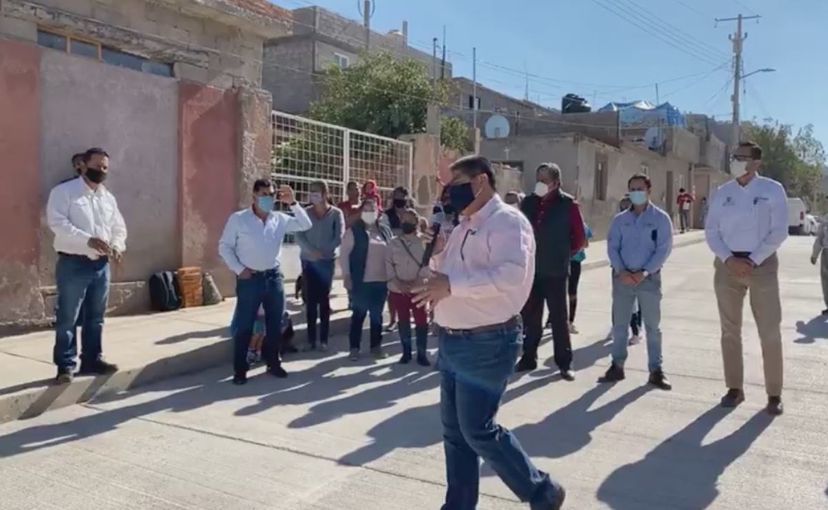 Inaugura Ayuntamiento de SLP pavimentación de calles en Escalerillas