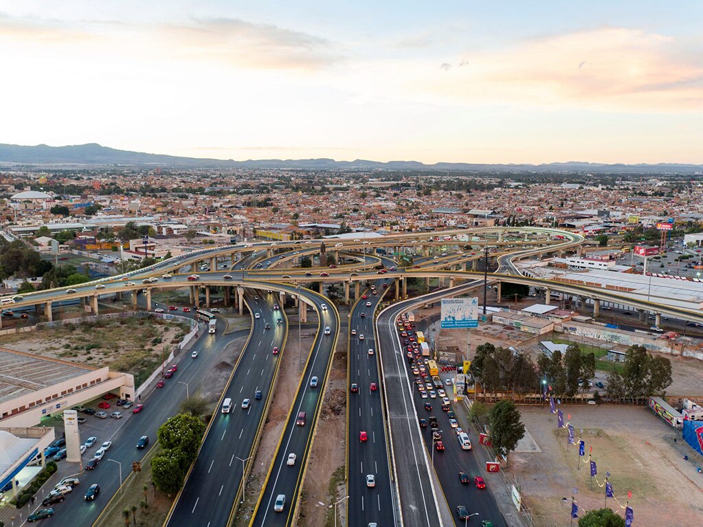 Contraloría “absuelve” a JEC por retrasos en brazos del distribuidor Juárez