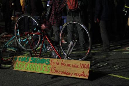 Con protestas y rodada ciclista, frenan el retiro de árboles y ciclovía por obras en Av. Himno Nacional en SLP