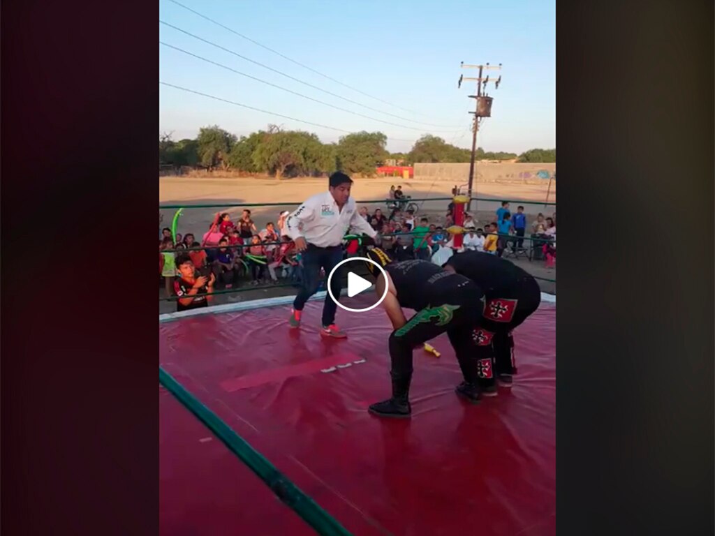 Luchadores potosinos denuncian que campañas políticas denigran su profesión 
