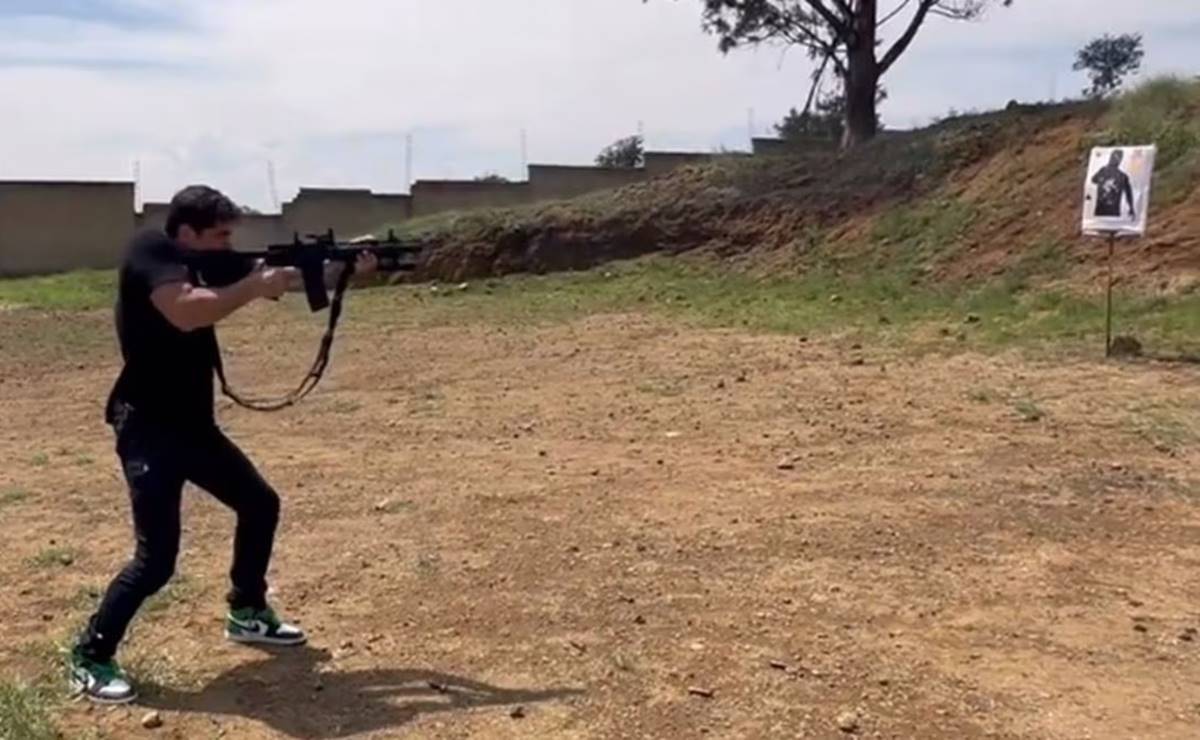 VIDEO: Eduardo Verástegui lanza advertencia a “terroristas del cambio climático y de la ideología de género” con rifle en mano