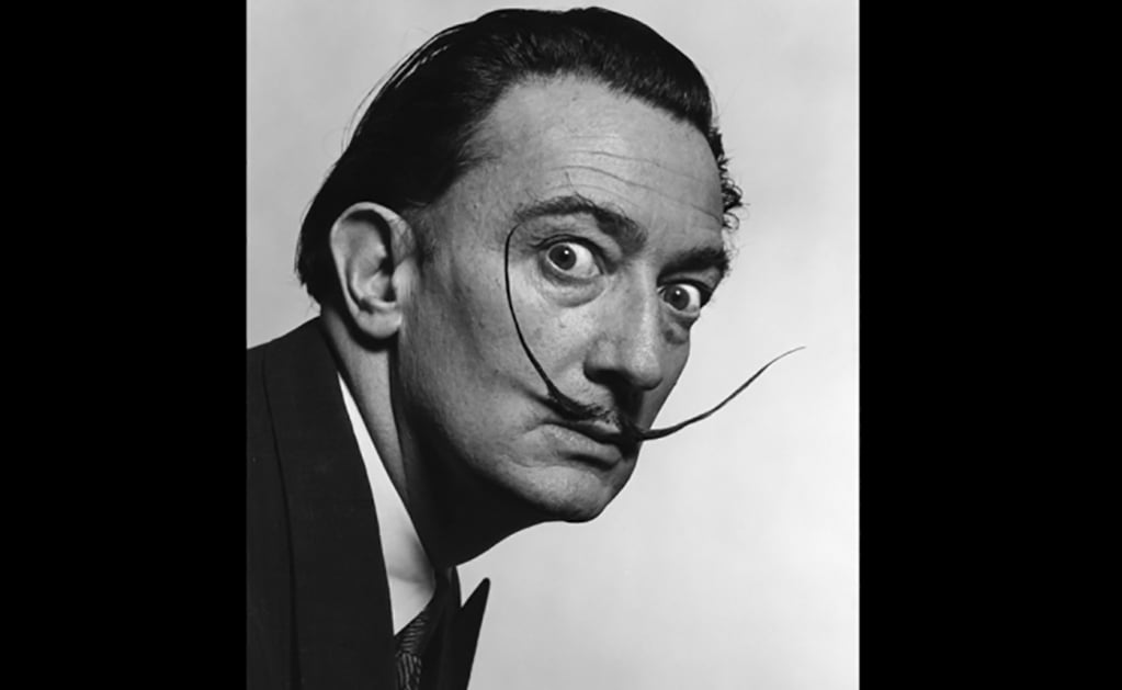 Invita museo a tomarse una selfie con Salvador Dalí