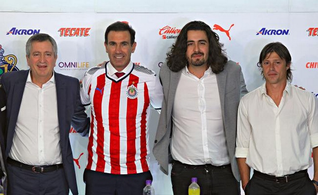 Directiva de Chivas no paga, pero prometió más premios