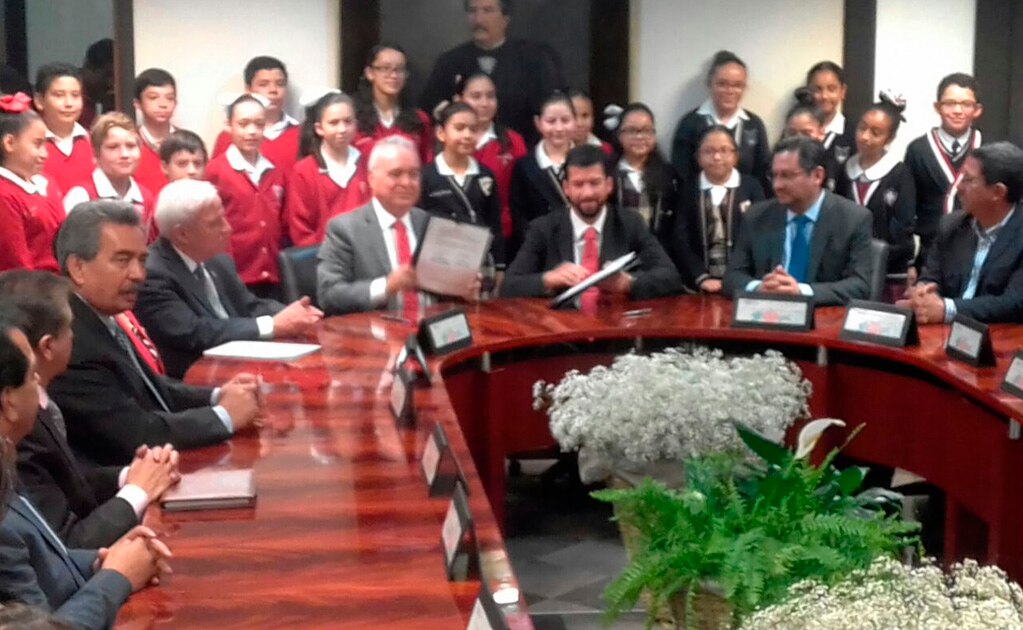 Firma STJE y SEGE convenio
