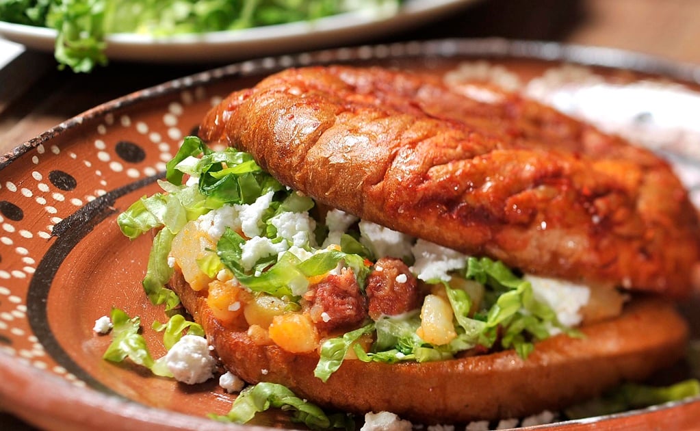 ¡Ayuda! ¿Cómo preparo la salsa para bañar los pambazos?