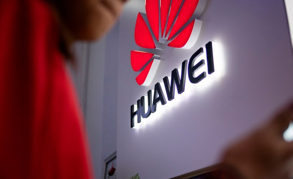 Ventas de teléfonos Huawei caen 40% 