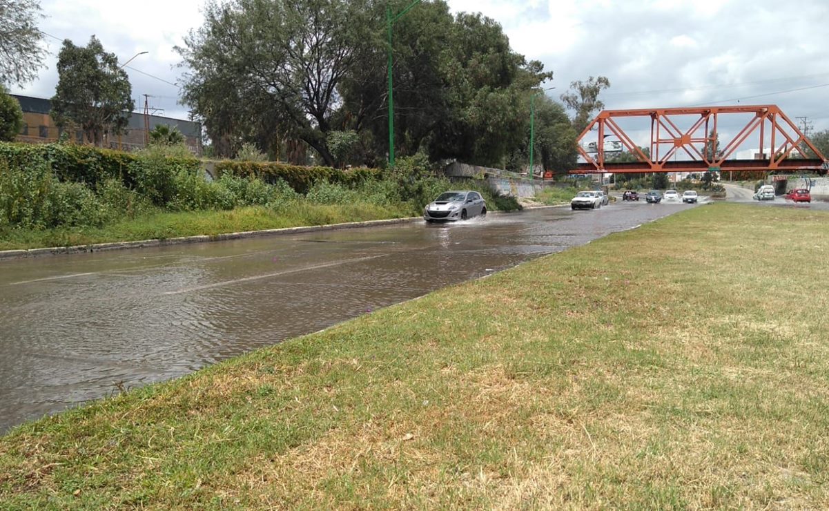 Cierran circulación en Río Santiago por verter excedente de agua en presa San José