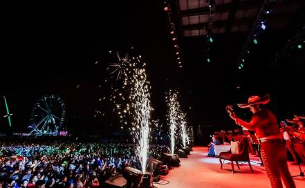¡Rata de dos patas! Paquita la del Barrio enamora a potosinos desde el Teatro del Pueblo en la Fenapo