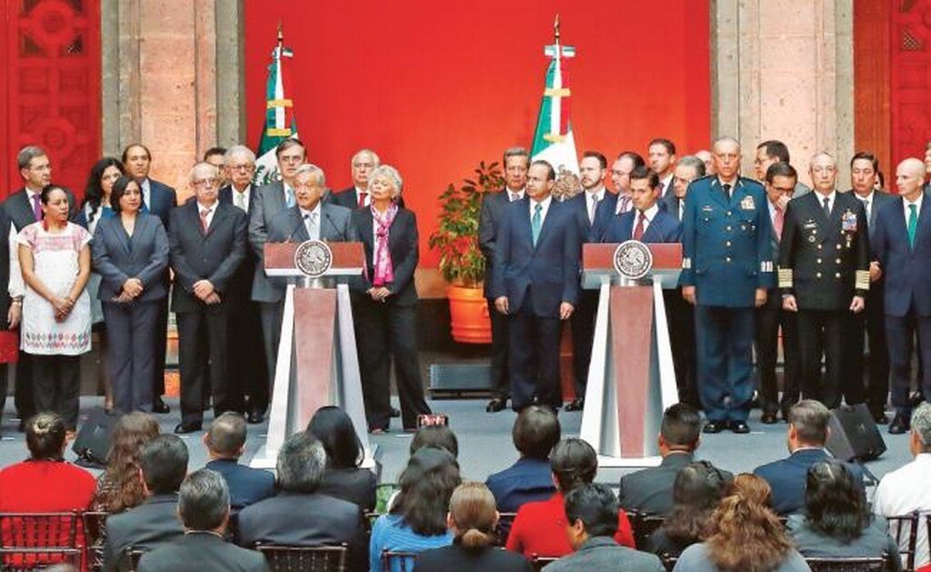 El equipo que acompañará a López Obrador en la próxima administración y los integrantes del equipo del presidente Enrique Peña Nieto se reunieron por más de una hora en Palacio Nacional (YADIN XOLALPA. EL UNIVERSAL)