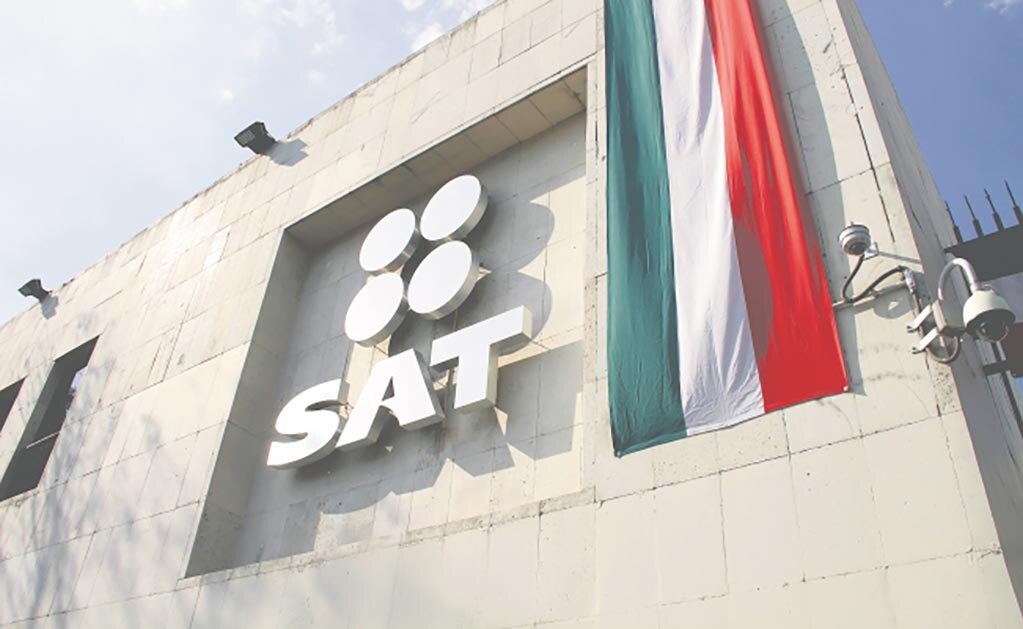 SAT denunció a 555 empleados por corrupción en el sexenio pasado  