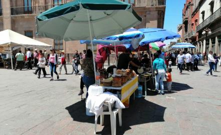 Pide Nuestro Centro frenar crecimiento de comercio informal
