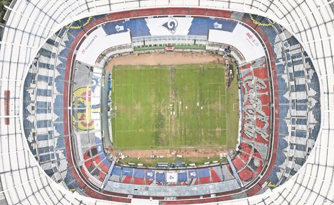 Mal augurio. EL UNIVERSAL Deportes anticipó el deficiente trabajo que se hizo al colocar el césped híbrido. Foto: CHRISTIAN PALMA. AP