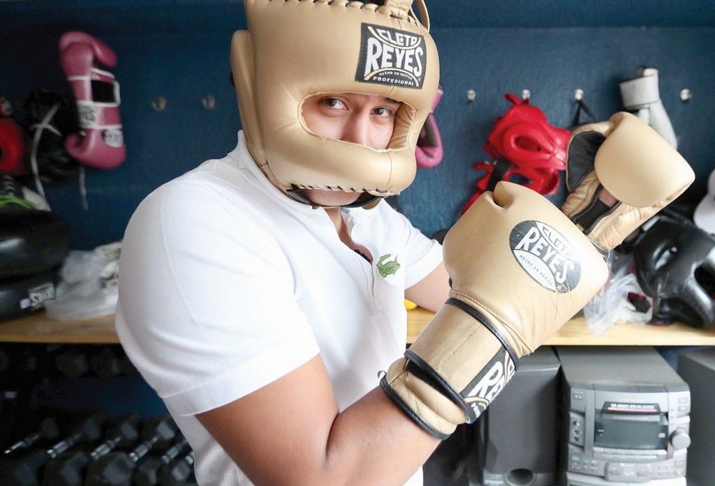 Martín, quien estuvo en un centro de internamiento durante más de dos años por cometer un delito grave, practica box en las instalaciones de la organización Reinserta. Asegura que es su actividad favorita.
