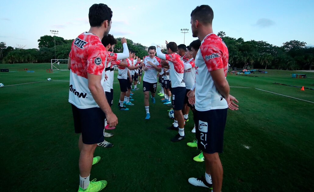 Con Peña y Angulo, Chivas cierra cartera para el Clausura 2020