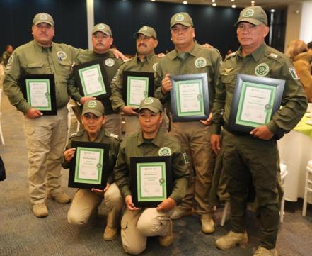 Distinguen a policías de SLP por sus años de servicio; anuncian inversión en equipo y capacitación