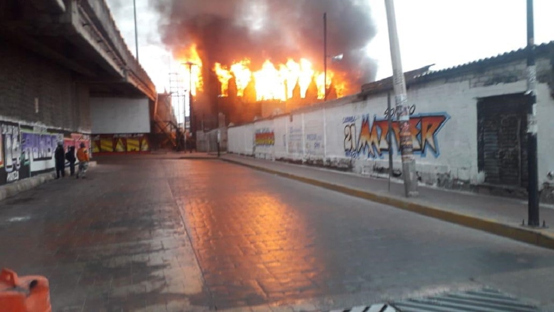 Se incendia bodega de ferrocarril en SLP, autoridades investigan causas