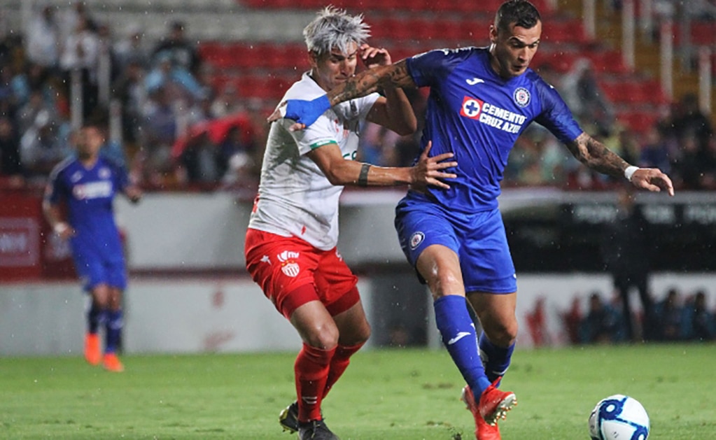 Sin goles, Necaxa empata ante Cruz Azul en el Victoria