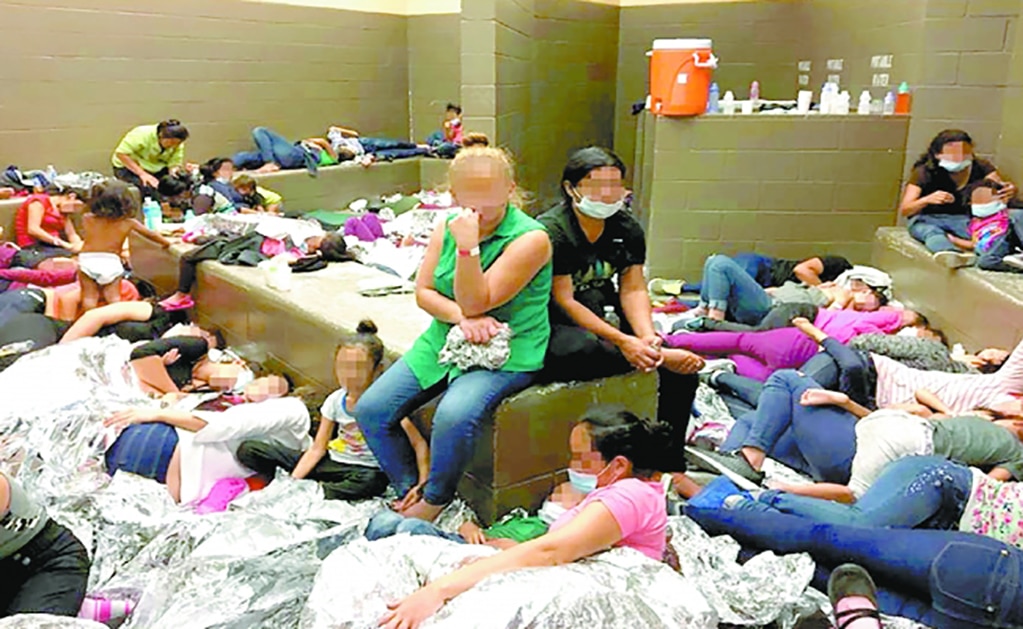 Revelan “infierno”: migrantes duermen unos sobre otros