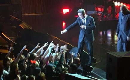 Luis Miguel dedica concierto a sus fans