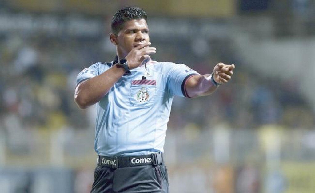 El juez central, al parecer, no volverá a dirigir en la Liga MX (ARCHIVO. EL UNIVERSAL)