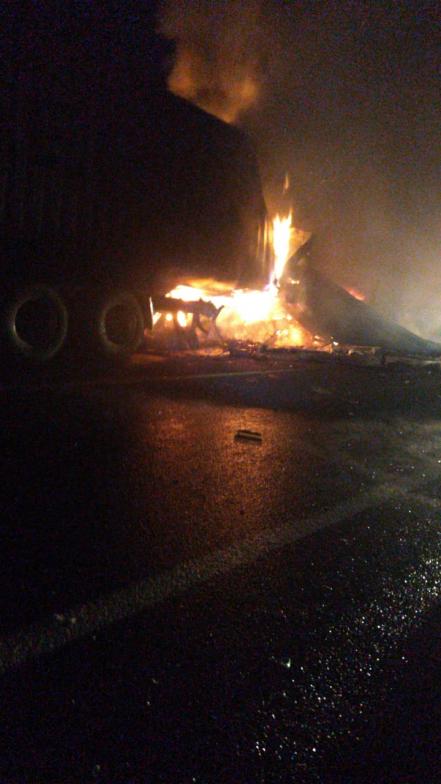 Incendio en Libramiento Poniente, un muerto 