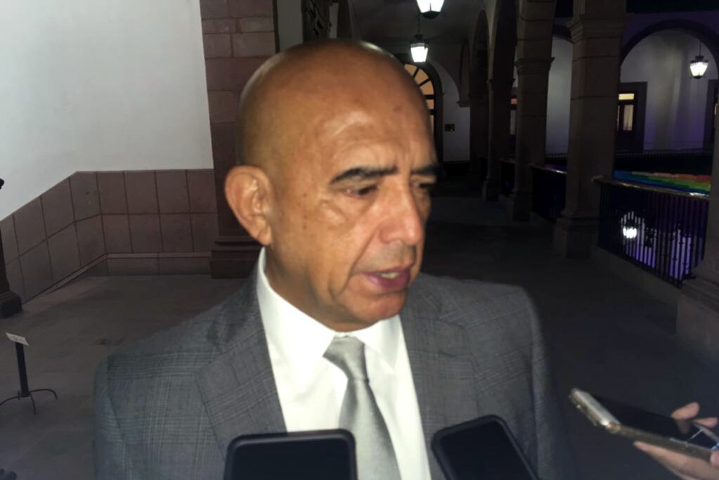 Casos contra exdiputados registran avances, responde Leal Tovías