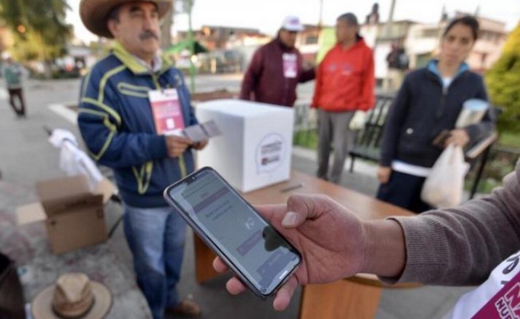 Corrigen problemas con la app en segundo día de consulta por el nuevo aeropuerto