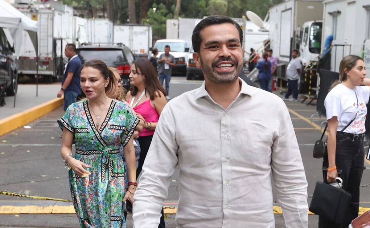 Álvarez Máynez responde a spots del PAN, PRI y PRD en su contra; ”dan pena”, dice