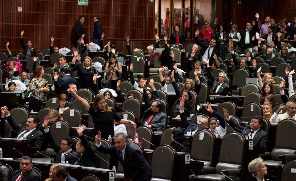 Morena alista reforma para revocación de mandato y consultas populares