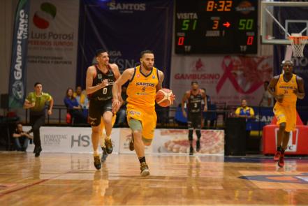 CB Santos se impone a Astros; logra su cuarta victoria