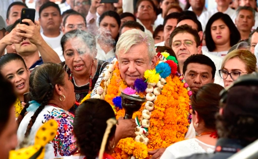 “Burocracia dorada va para afuera”, advierte AMLO a INE